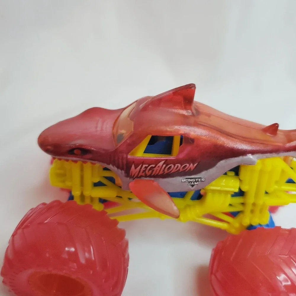 2024 Monster Jam Megalodon Street Treats Series 37 Monster Truck 1:64
